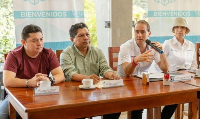 Diego Castañón Trejo continúa con su campaña rumbo a la presidencia municipal de Tulum. Se reúne con empresarios y recorre las calles.