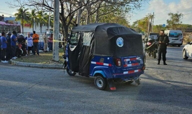 Fallece motociclista tras chocar contra un mototaxi en Cancún