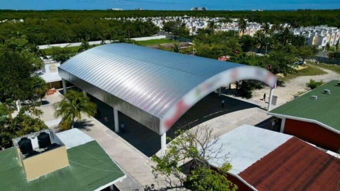 Quintana Roo ha presentado una iniciativa por medio de la cual busca que todas las escuelas públicas de la entidad cuenten con un domo.