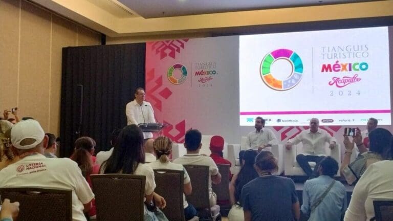 Develan billete de lotería “Acapulco Renacerá”, previo al Tianguis Turístico