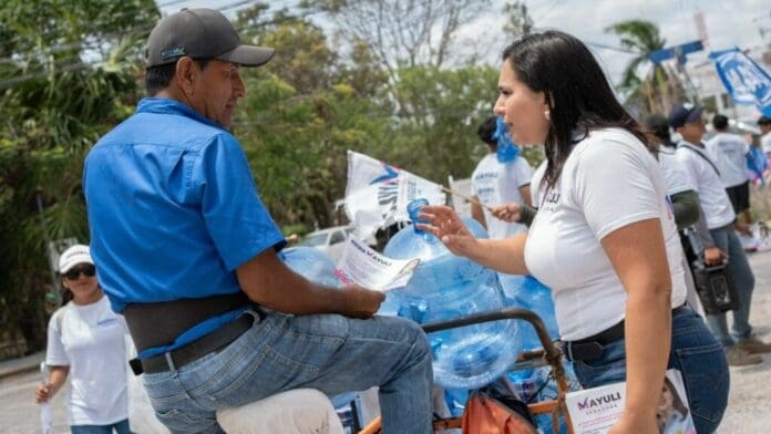 Afirma Mayuli Martínez que solo el gobierno federal resolvería el problema del transporte urbano en Cancún