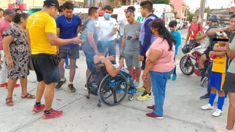 Abejas atacan a decenas de personas en evento religioso en el “Toro” Valenzuela de Cancún