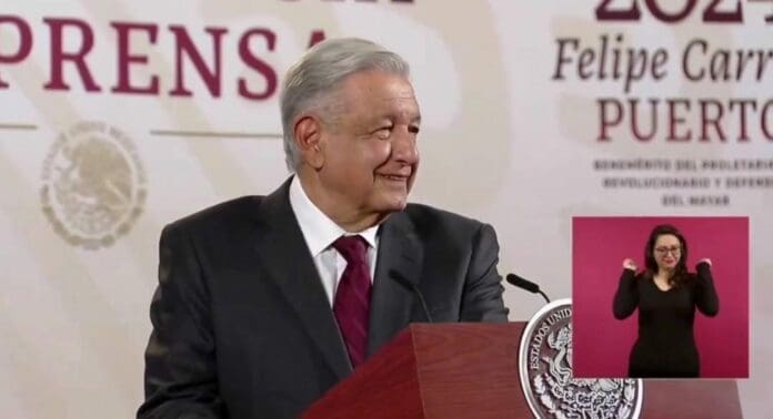 AMLO dijo que no caerá en las provocaciones de Ricardo Salinas Pliego, quien le exigió que se disculpara con él.