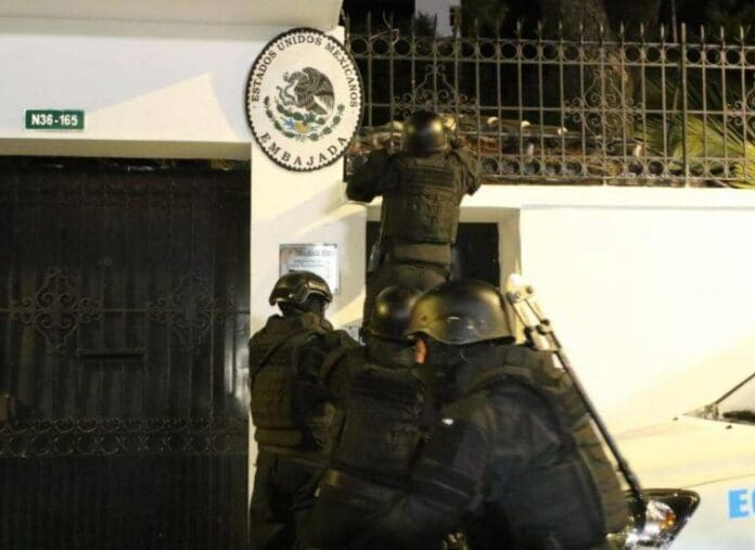 Policías irrumpen en la embajada de México en Ecuador y arrestan al exvicepresidente Jorge Glas
