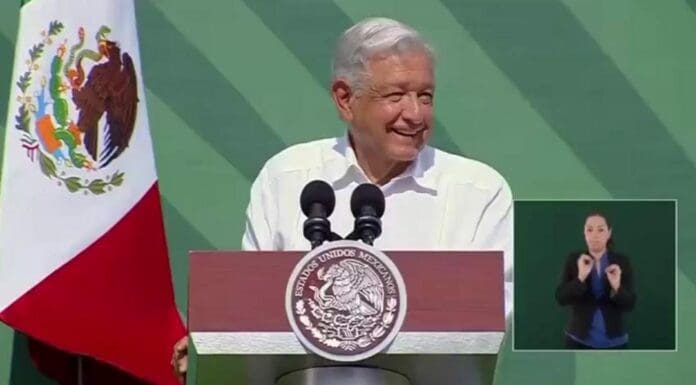 AMLO opinó sobre el debate presidencial efectuado la noche de este domingo 7 de abril. Dijo que es la primera vez que no participa en 18 años.
