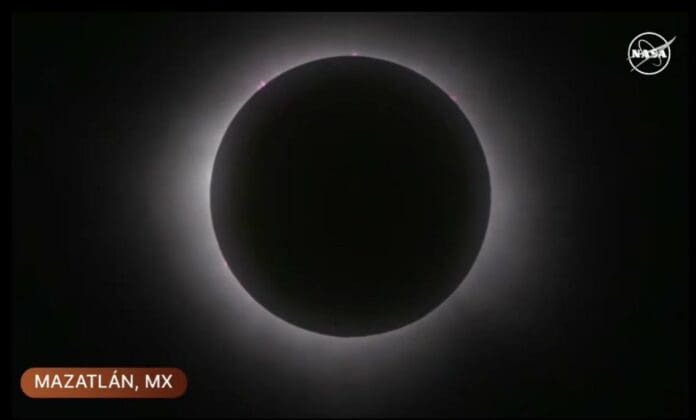 VIDEO: Así se vivió en Mazatlán el eclipse solar 2024