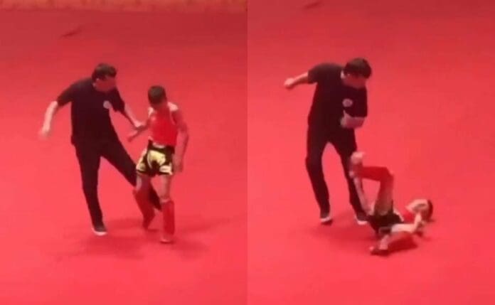 VIDEO: Padre violento agrede a su hijo tras perder en combate de artes marciales
