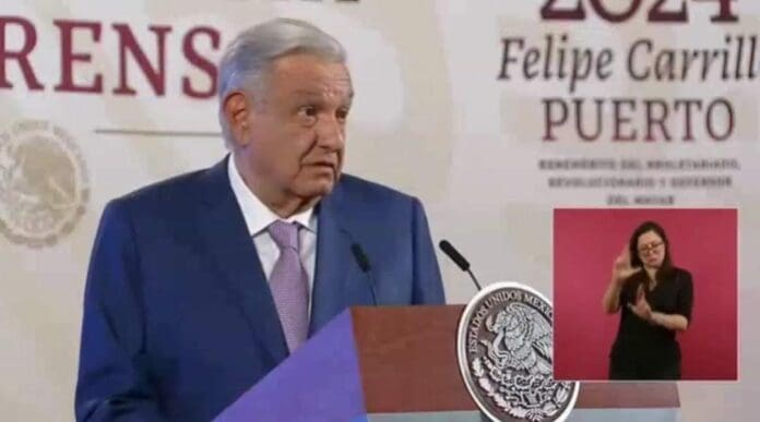 Fiel a su estilo, AMLO aseguró que tiene otros datos y que no hay escasez de agua. Ésto pese a que Conagua ha señalado la falta del líquido.