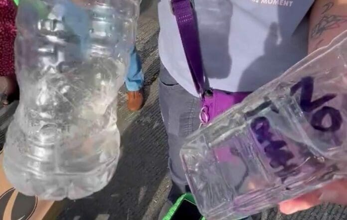 Un estudio confirma que el agua de la Benito Juárez en la Cdmx contiene rastros de productos derivados del petróleo.