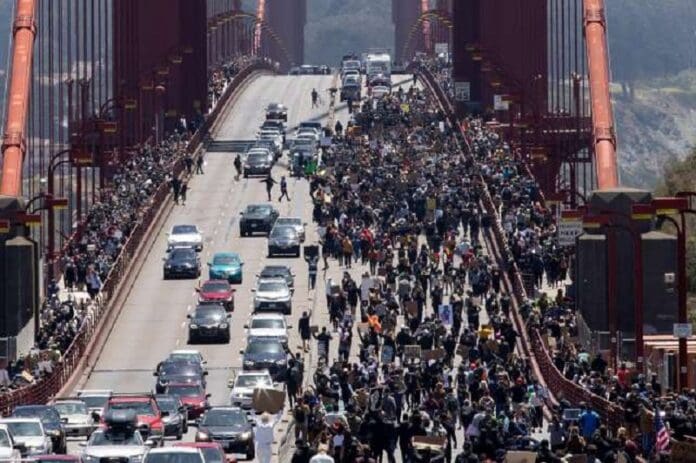 Protesta paraliza tráfico en el puente Golden Gate; exigen un alto el fuego en Gaza