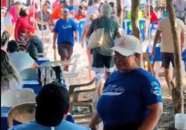 VIDEO: Turistas se fueron de restaurante por música de comensales mexicanos en Mazatlán