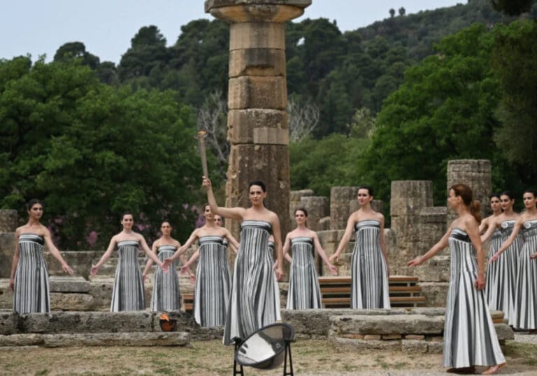 Videos: Antorcha olímpica fue encendida en ancestral ceremonia griega