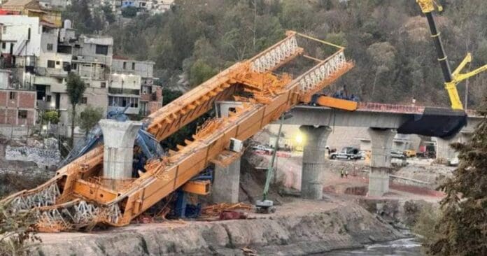 La madrugada de esté miércoles colapsó una lanzadora de dovelas en el Tren Interurbano México-Toluca en la alcaldía Álvaro Obregón.