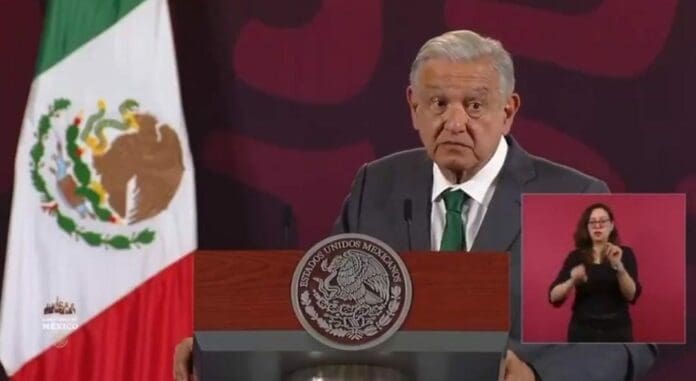 AMLO negó que su gobierno vaya a expropiar las Afores tal como han señalado algunos opositores y medios de comunicación.