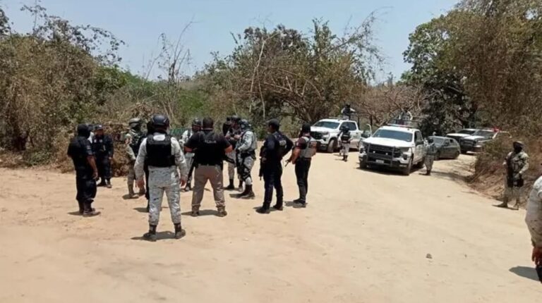 Sujetos armados entran a escuelas de Guerrero y asaltan a maestros