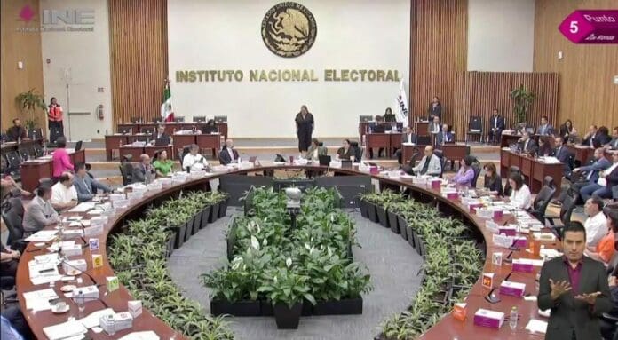 Tras las quejas de representantes de las candidatas y el candidato, el INE accedió a modificar el formato de los próximos dos debates.