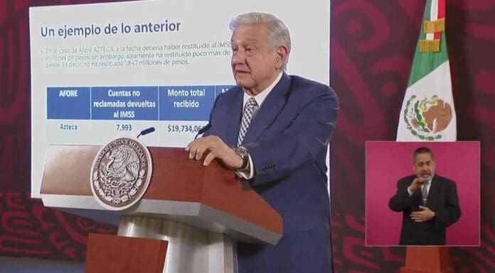 AMLO dio a conocer que la Afore Azteca de Ricardo Salinas Pliego debe cerca de mil 800 millones de pesos al IMSS.