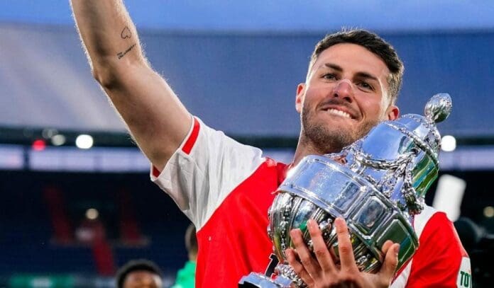 El Feyenoord ganó la Copa de los Países Bajos. El mexicano Santiago Giménez dio la asistencia para el gol del triunfo.