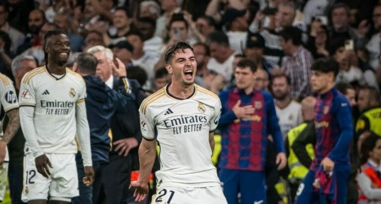 Polémica en el Real Madrid vs Barcelona. Y es que los merengues se alzaron con la victoria por 3-2, pero anularon un gol a los culés.