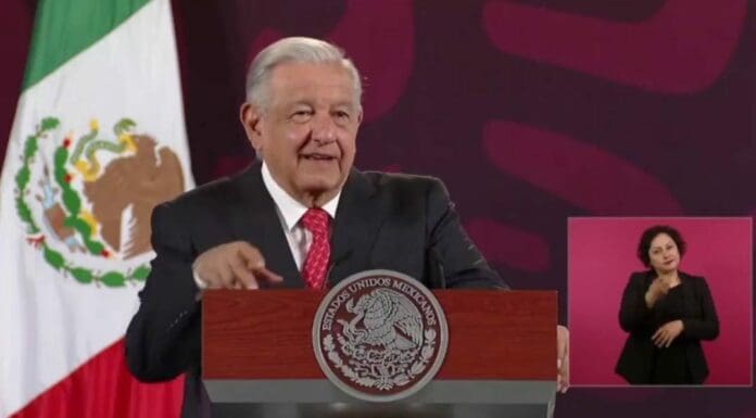 Para AMLO, se trata de un montaje el caso de los encapuchados que interceptaron a Claudia Sheinbaum este domingo en Chiapas.