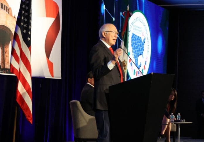 Embajador de EE. UU. pidió a México profundizar lucha contra el fentanillo