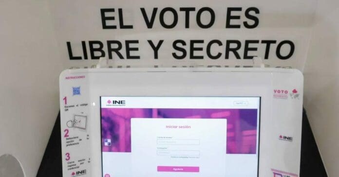 El INE permitirá que aproximadamente 21 mil mexicanos residentes en el extranjero y que no estaban en la lista nominal puedan votar.