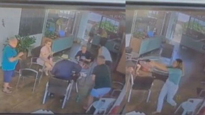 VIDEO: Madre e hijo irrumpen con violencia a una casa y matan a dos personas en Brasil