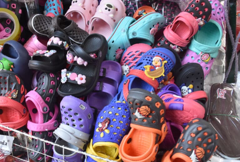 Gobierno de AMLO investigará importaciones de calzado chino por daños a la industria nacional