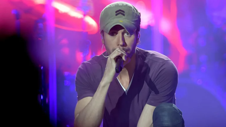 ¡Locura por Enrique Iglesias!, el cantante regresa a México y vive momento de euforia