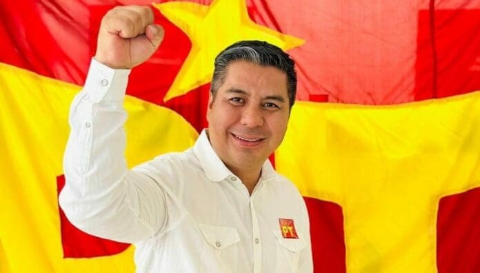 Unos sujetos armados han secuestrado al candidato del Partido del Trabajo (PT) al Ayuntamiento de Frontera Comalapa, Chiapas.