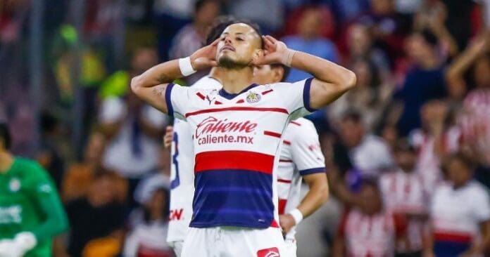 Chicharito Hernández se defiende en redes tras polémico festejo en el Clásico Tapatío