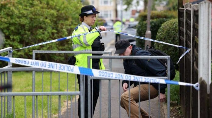 Hombre mata a un niño y hiere a cuatro personas en un brutal ataque con una espada en Londres