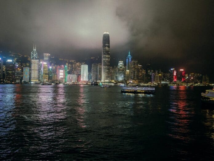VIDEO: Hong Kong registra casi 10 mil rayos en una sola noche de lluvia