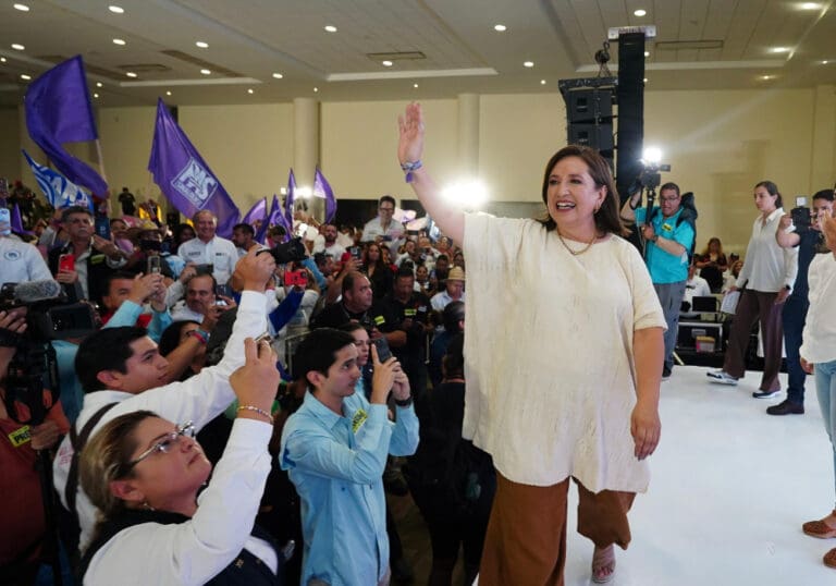 Xóchitl Gálvez lidera intención de voto, según sondeo de Massive Caller