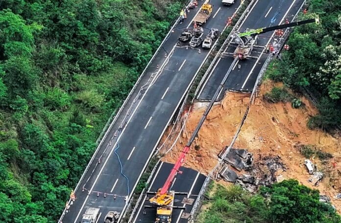 El derrumbe de una carretera en China deja al menos 48 muertos y más de 30 heridos