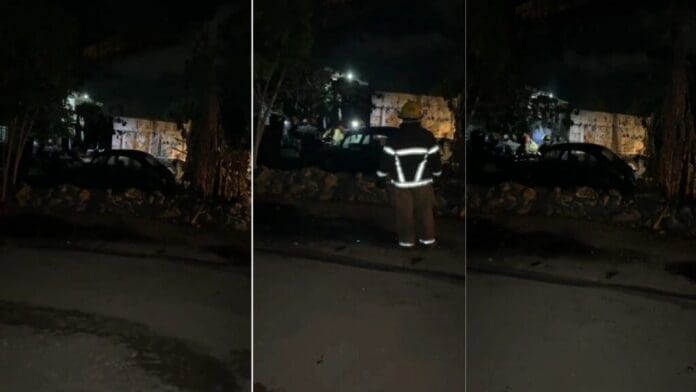Sujetos roban una motocicleta e incendian un volquete en Tulum