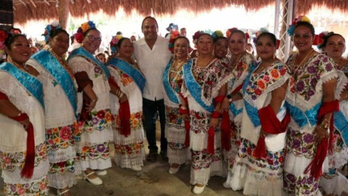 Juan Carrillo protegerá las tradiciones cozumeleñas