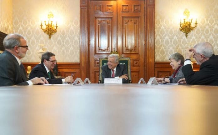 AMLO se reunió con canciller de Cuba para fortalecer lazos de cooperación