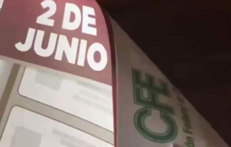Video: Denuncian envíos de recibos de luz con propaganda de Morena; CFE lo niega
