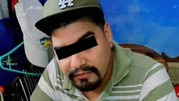 VIDEO: Hombre agrede a una perra con una varilla de metal