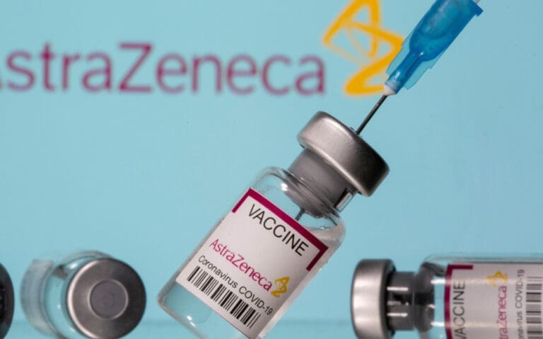 AstraZeneca retirará en todo el mundo su vacuna contra la covid-19