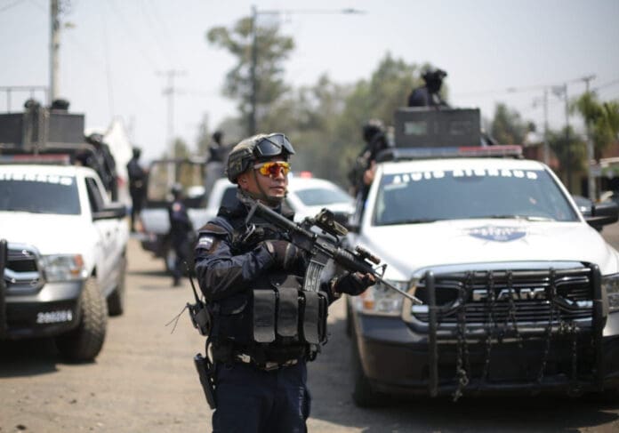 Enfrentamiento entre el Ejército y presuntos sicarios deja 10 muertos en Michoacán