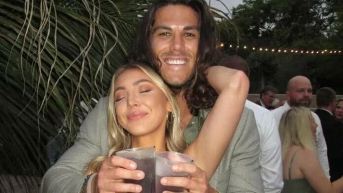 Novia reveló el último mensaje que le envió surfista australiano antes de ser asesinado en Ensenada