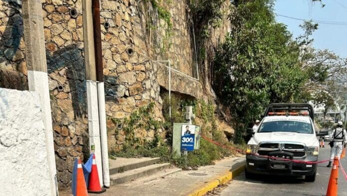 En plena zona turística de Acapulco fue hallado un feto dentro de un frasco la mañana de este miércoles 15 de mayo.
