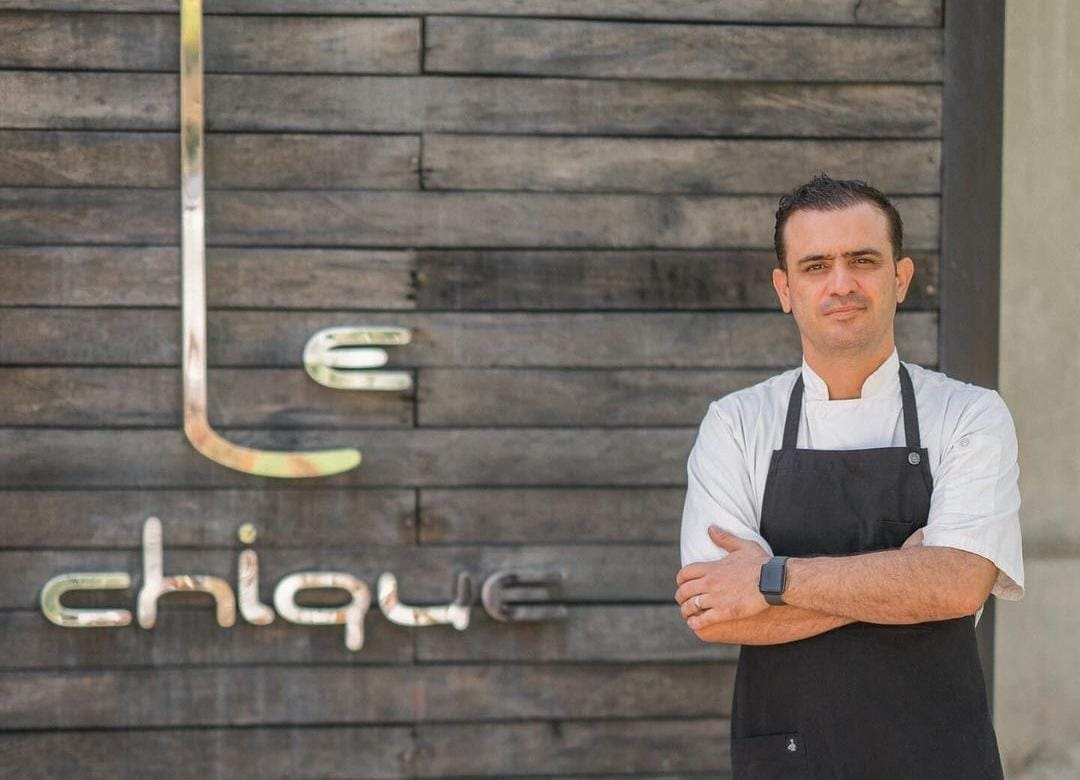 Chef Jonatán Gómez Luna de Le Chique, ubicado en Puerto Morelos.