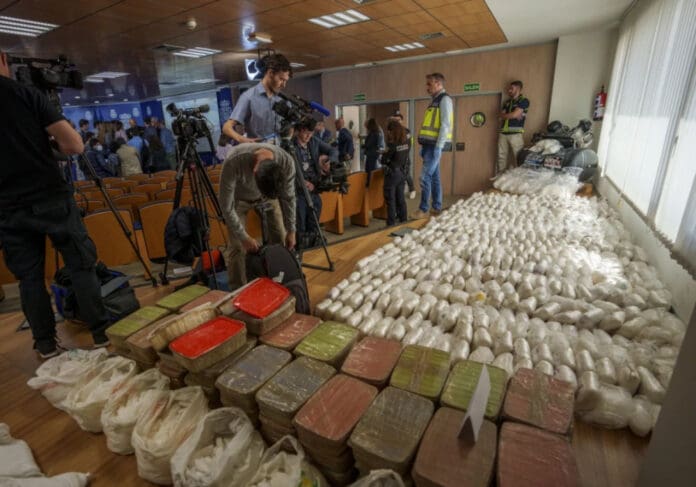 Video: Incautan 1.8 toneladas de metanfetaminas del cártel de Sinaloa en España