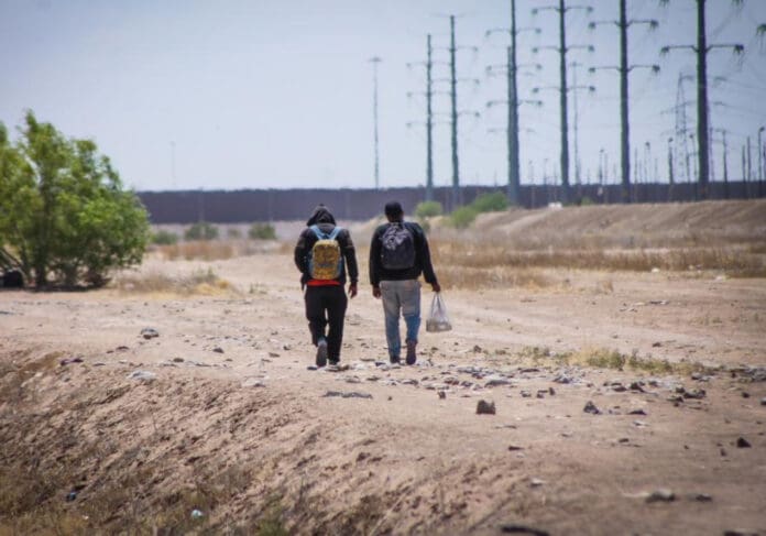 Joe Biden planea cerrar la frontera cuando los cruces ilegales lleguen a 4 mil por día