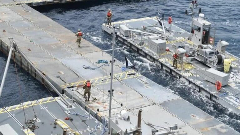 EU termina instalación de muelle temporal en playa de Gaza