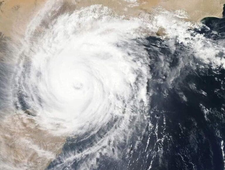 Servicio Meteorológico Nacional aumenta a 40% las probabilidades de llegada del huracán Aletta