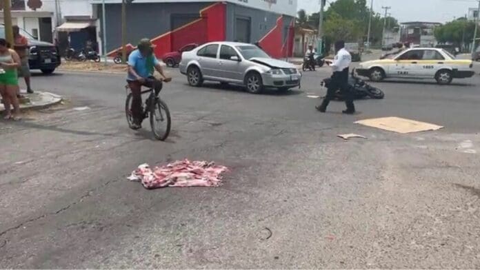Fallece motociclista tras ser impactado por automovilista que se pasó el alto en Chetumal